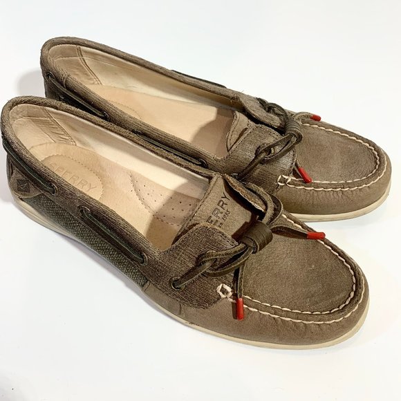 sperry barrelfish boat shoe